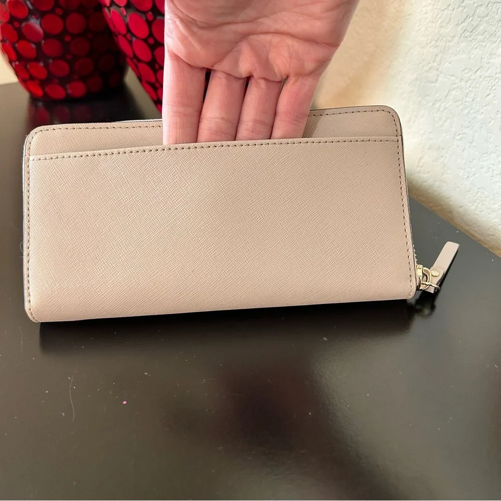 Kate Spade x Disney Minnie Mouse Lacy Continental Zip Wallet